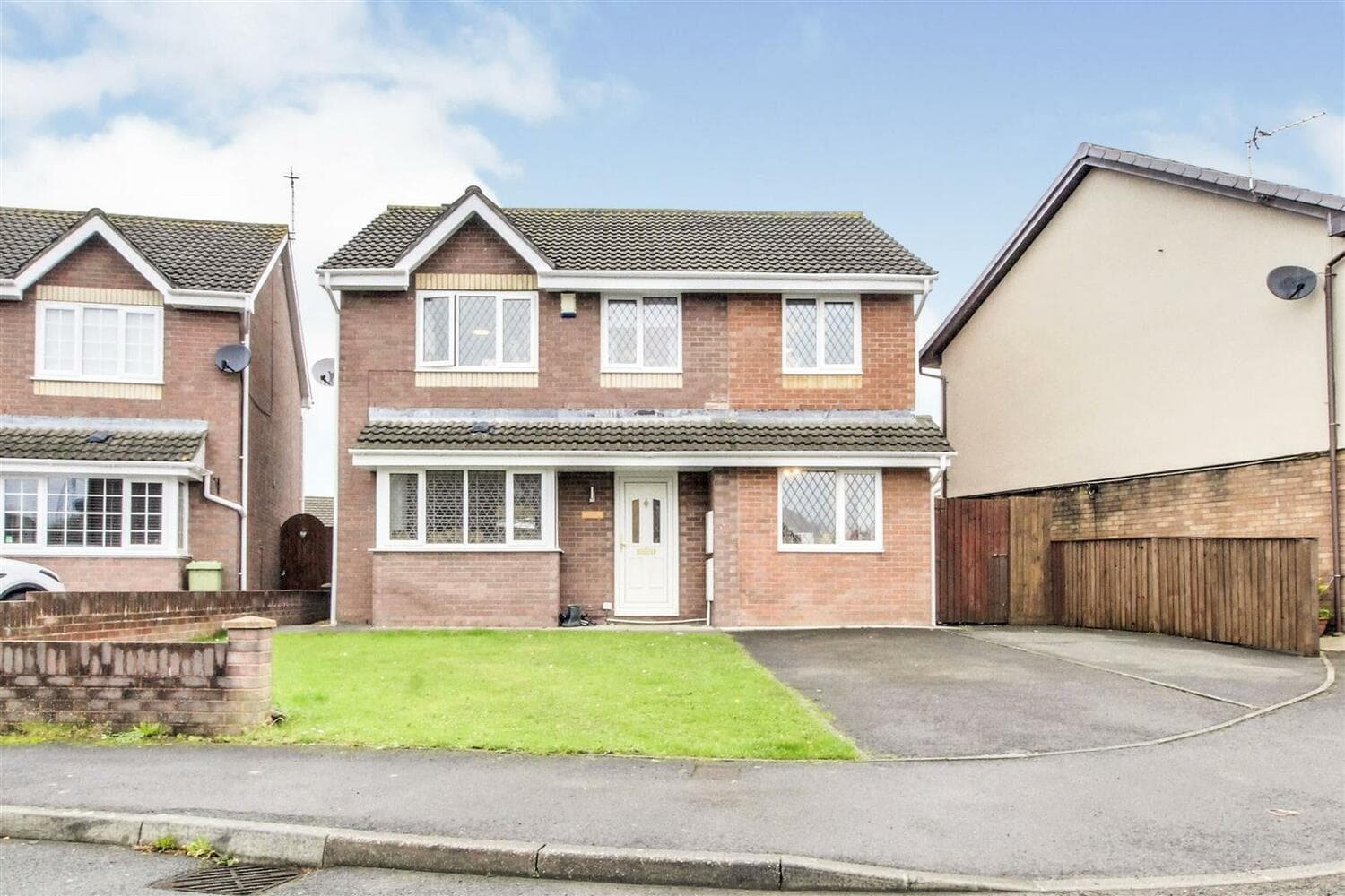 , Heol Bryncwtyn, Pencoed, Bridgend