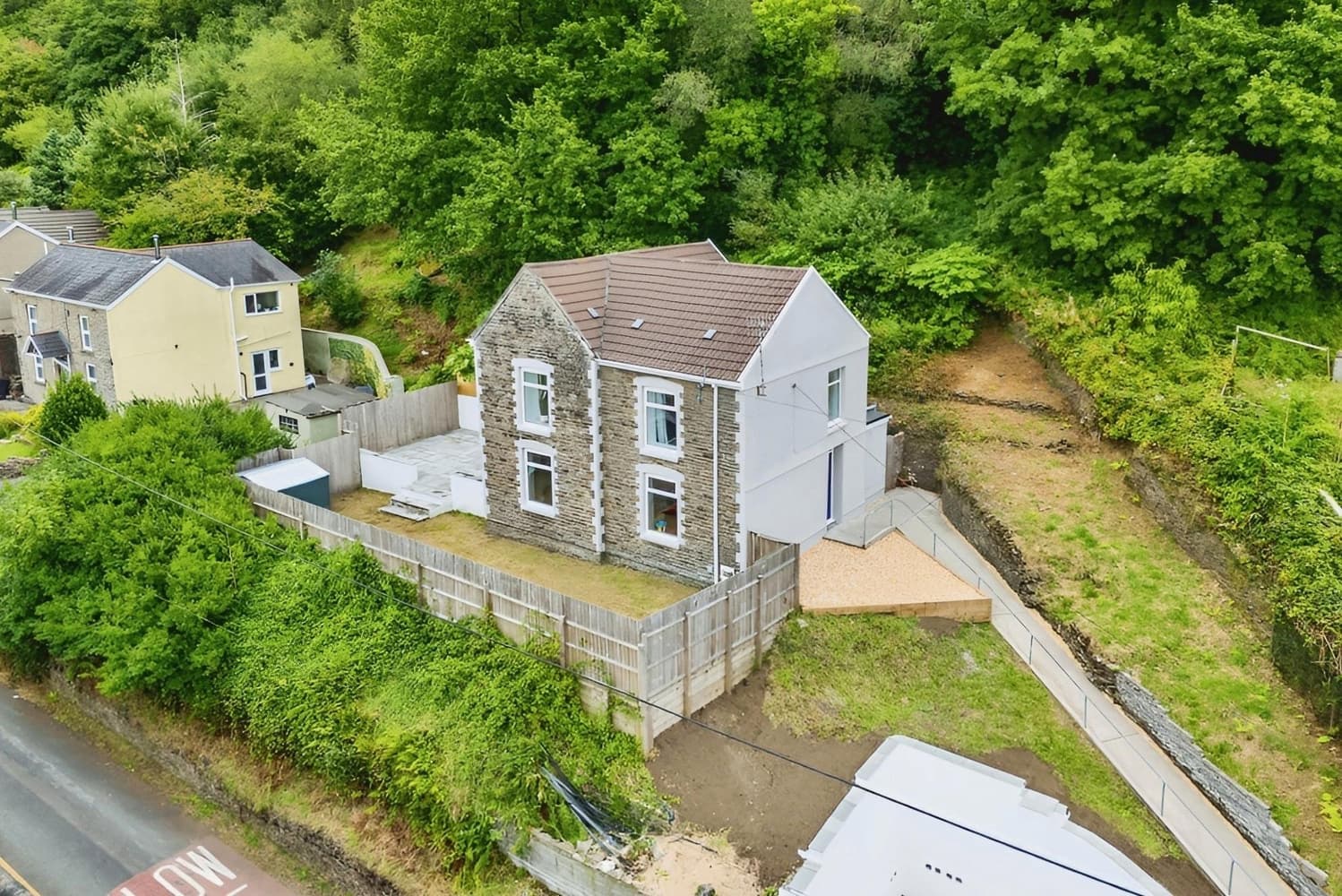 Dyffryn Road, Alltwen, Pontardawe, Swansea, SA8 3BY