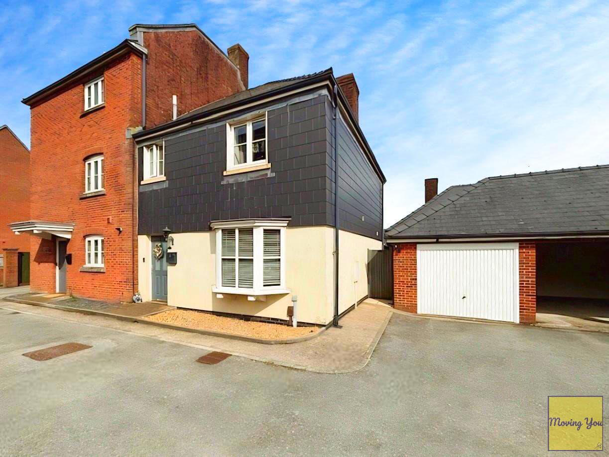 Pitchford Lane, Llandarcy, Neath, SA10 6FN