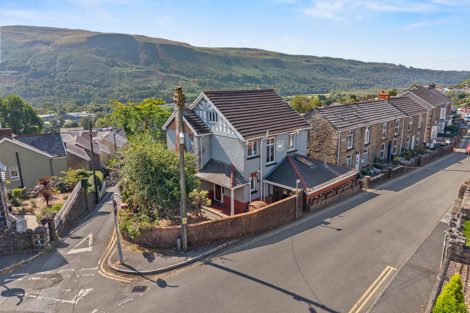 Tanywern Lane, Ystalyfera, SA9 2AD
